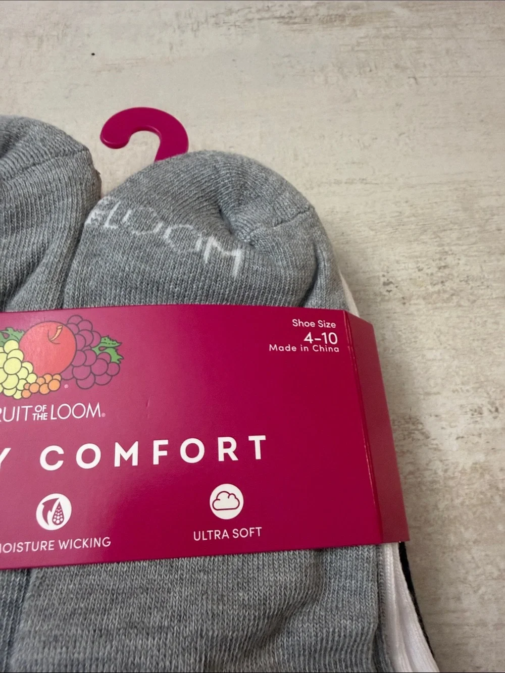 Fruit of the Loom  Low-Cut ankle Athletic Socks with White Stripes - 6 Pack